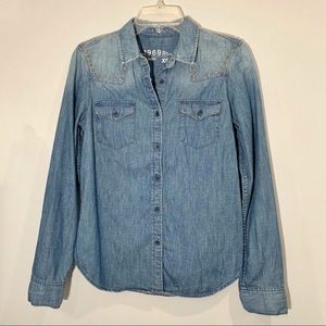 GAP 1969 chambray style long sleeve shirt XS